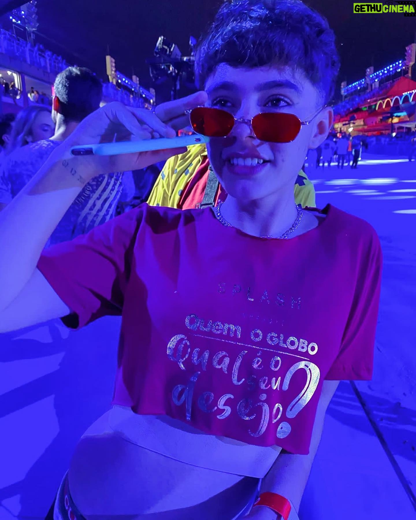 Benjamin Damini - 5.6K Likes - o primeiro carnaval na sapuca a gente nunca esquece! gracias ao camarote quem pelo convite, foi lindimais 💛