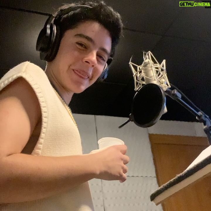 Benjamin Damini - 3 Likes - a partir de hoje a @hbomaxbr não existe mais então quem viu BA viu quem não viu só lamento :(
brincadeiras a parte agora a hbo max Ć© só max e BA continua disponĆvel entĆ£o se eu fosse vc inauguraria a nova era da @streammaxbr assistindo essa sĆ©rie delicinha em que eu vivi o ariel :)
2/3/4: camadas de uma mesma cena
5: ariel cai no chão
6: o inĆcio e a primeira vez que vimos o cenĆ”rio da casa dos BAs com direito a lĆ”grimas y abraƧo coletivo
7: o fim e a Ćŗltima vez que ouvimos āaçãoā e ācortaā com direito a c4r4lh0s y euforia coletiva