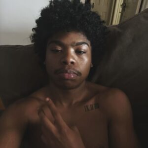 Benjamin Flores Jr. Instagram - SUm N3W shIT cOMmEnT 

B_L0w LMKk wYT??¿ 

🫠☔️🥤