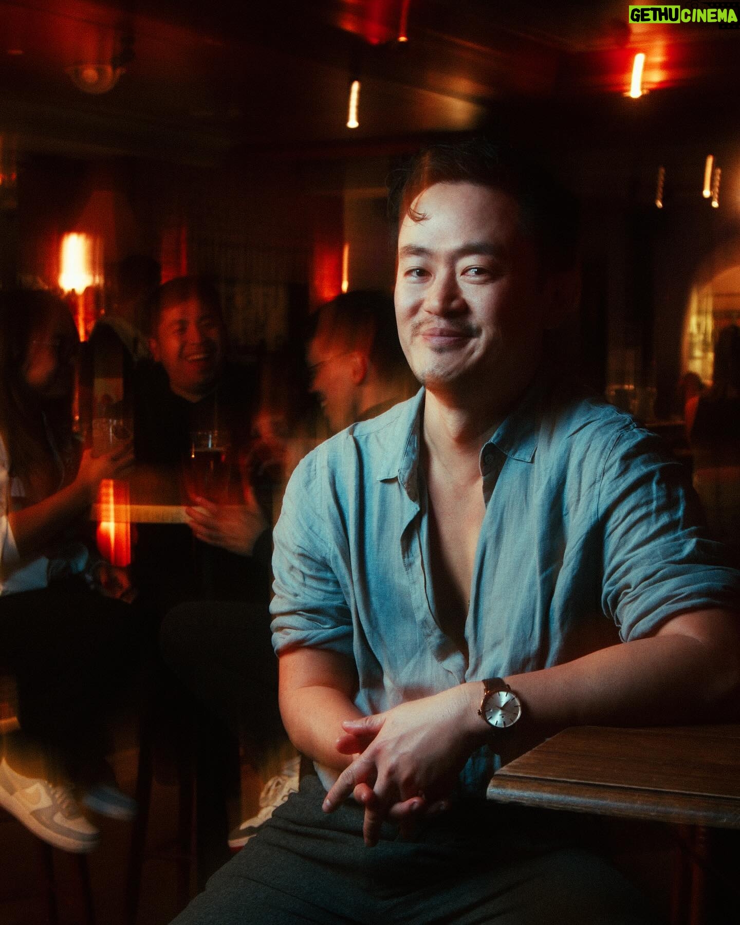 Benjamin Law - 2.7K Likes - g’day sydney i am now officially the face of drinking in moderation (if you saw me at late night queer dance the other weekend shut up)
real talk: i’m here alongside queer lovelies @girlwhereyouat @rudyjeanrigg and @kirstywebeck to hover over you like benevolent queer emerging elders on bus stops across sydney to gently remind fellow gaylords that:
* yes booze is delicious but
* queers drink more that cis-het people on average
* over 4 drinks a day or 10 per week increases your risk of cancer
so have fun, stay within guidelines, and let’s be cool and supportive with each other about reducing booze intake or going plain booze-free 😘
follow @canwe.org.au for more info 🤙🤙🏿🤙🏼
__
📸: the talented AF @jeffandersenjnr who you should follow rn; campaign courtesy of community heroes @aconnsw; thanks to fave local queer bar @imperialerskineville for letting us shoot inside you (so to speak)