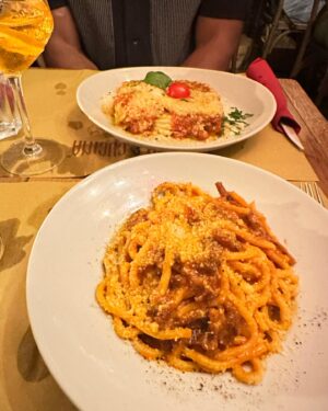Bennie Fowler Instagram - Italian Vibes with my Italian ting 🇮🇹🍕🧀🍷🍝

What a beautiful country 

#PositiveLiving #MoreLife