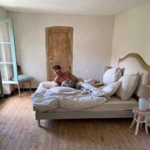 Benoît Dubois Instagram - “On ne peut se fier à un homme si l’on ne connaît pas la maison qu’il habite.”

Paulo Coelho De Paulo Coelho / L’Alchimiste

#paulocoelho #maisonsdecampagne