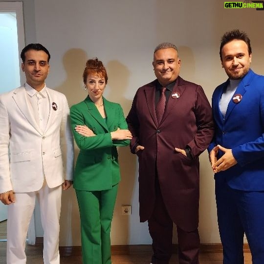 Berkay Tulumbacı - 1.6K Likes - @tiyatro.dan dün perdesini açtı.
İlk oyunumuz Seçim Dansı seyircisiyle buluştu.
Sıradaki oyunlar ne zaman ve nerelerde mi?
Buyursunlar:
1 Aralık AYDIN Kültür Merkezi 20:30
2 Aralık İZMİR Bostanlı Suat Taşer Tiyatrosu 20:30
9 Aralık İSTANBUL (Kozzy)Kozyatağı Gönül Ülkü Gazanfer Özcan Sahnesi 20:30
22 Aralık ANKARA Yeni Mahalle 4 Mevsim Tiyatro Salonu 20:30
23 Aralık BOLU Necip Fazıl Kültür Merkezi 20:30
24 Aralık İSTANBUL Mall of İstanbul Moi Sahne 20:30
27 Aralık İSTANBUL Kadıköy Halk Eğitim Merkezi 20:30
Hangi oyuna gelirsiniz ve hangi şehirlere gelelim istersiniz?
Yorum yazabilirsiniz.
@tiyatro.dan 'ı takipte kalınız.
Sevgiler. ❤️🎭😊
#SeçimDansı #TiyatroDan #DoganAkdogan #DilsahDemir #BerkayTulumbaci