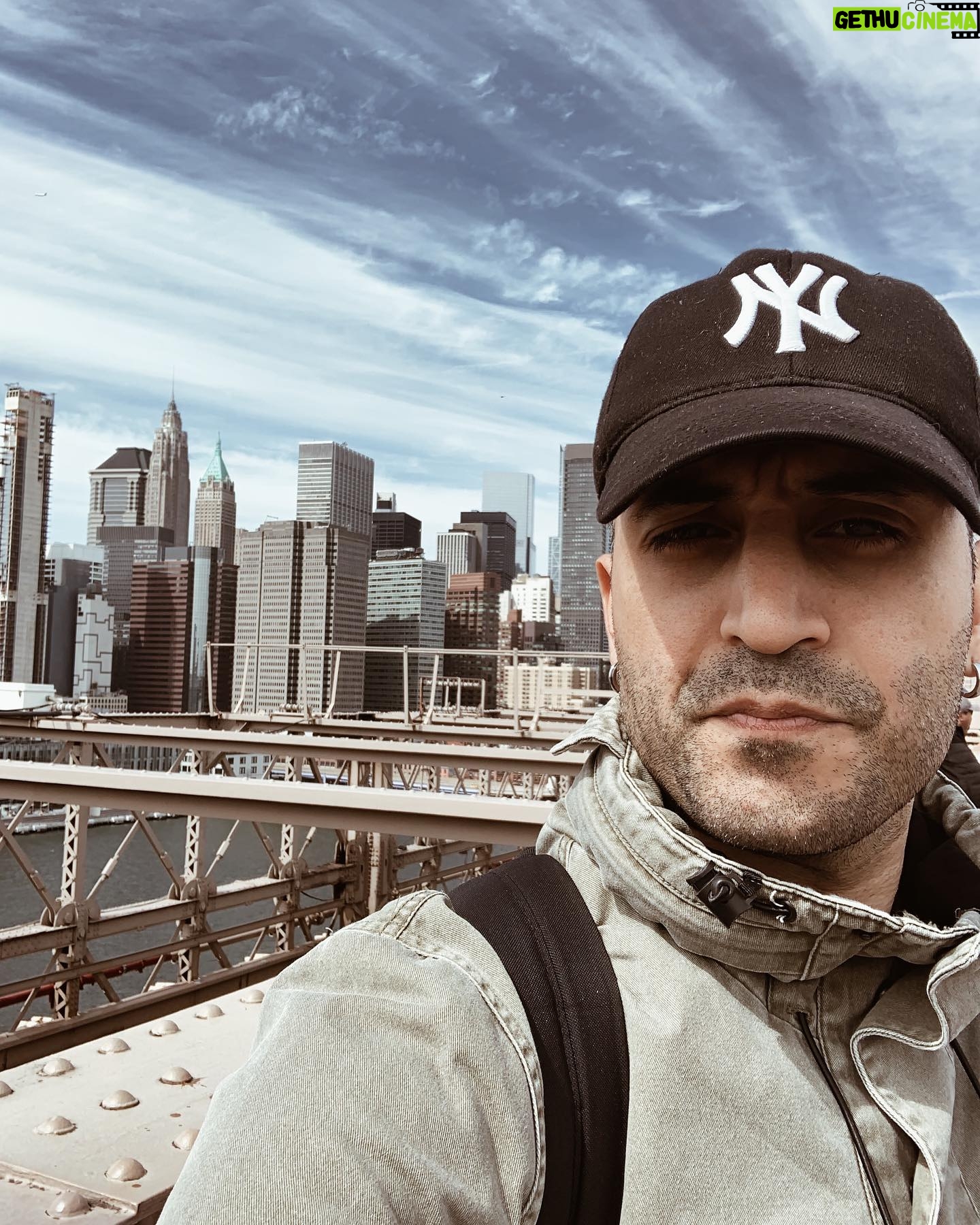 Berkay Tulumbacı - 1K Likes - Cebimizde Minik bir Brookly…#brooklynbridge