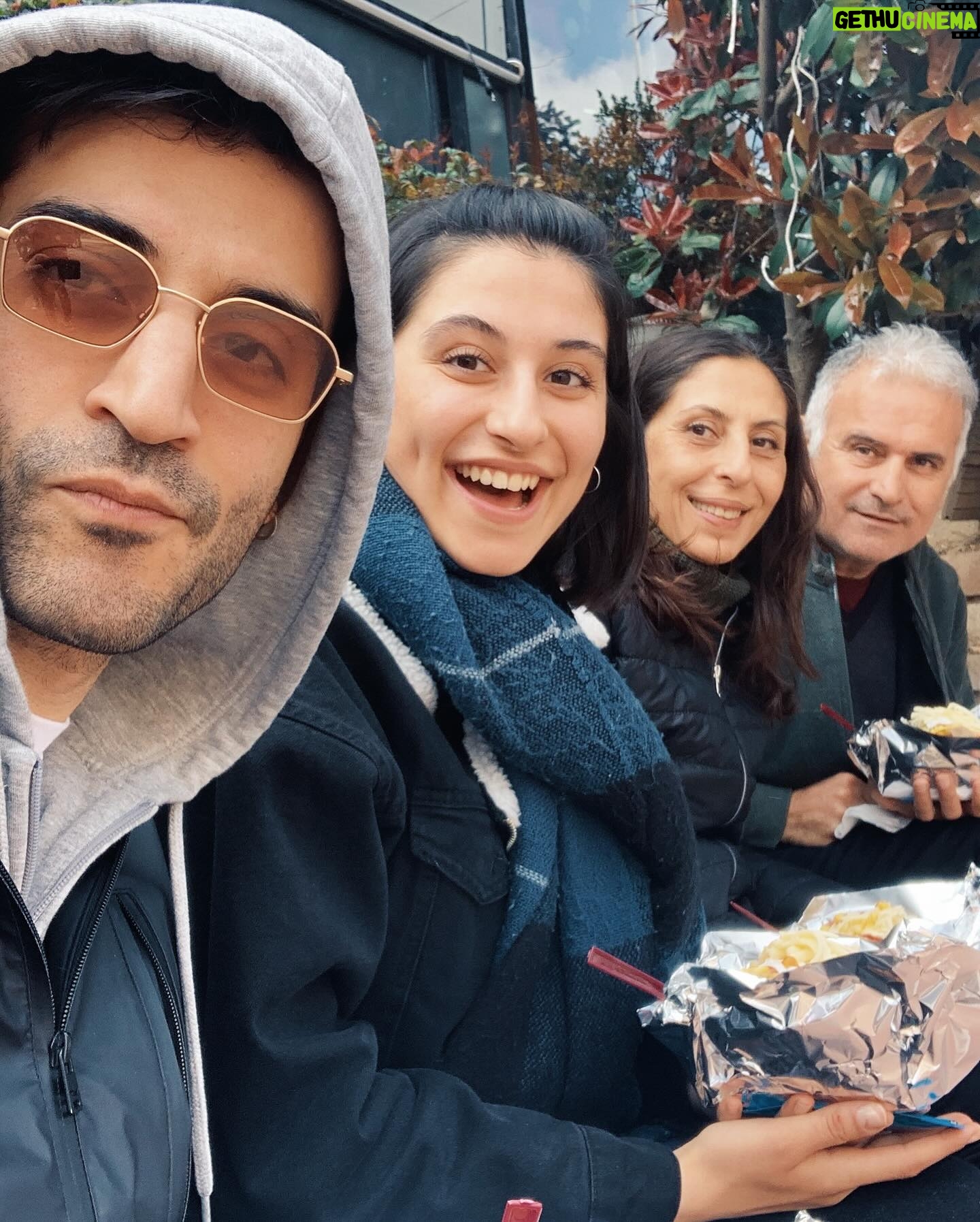 Berkay Tulumbacı - 2.2K Likes - Güzel annemiz.. canımız ♥️ iyi ki doğdun sen..seni çok seviyoruz.. iyi ki doğmuşsun da herkes beni tanıma fırsatı bulm… falnbdnfnfn 🪬 @ftv1967