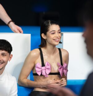 Berta Castañé Instagram - ¡Vaya día el de ayer! 
Estuvimos presentando #SigueMiVoz y #ViajeDeFinDeCurso entre muchísimos más proyectos increíbles que se estrenarán en 2025 en @primevideoes 🩵
Nos vemos allí!!!✨🕊️
•
MUAH @mr.davidlopez @burdampi 
Outfit @serrastudio_ x @aflameconcept x @arenarojabrand @soloatame

@salvadoragency @granviacomunica 🤍