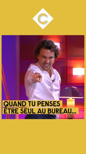 Bertrand Chameroy Instagram - Il pensait être seul... Il pensait 🙈
L’ABC esseptionnel de @bertrand.cham, c’est lundi, à 19h, sur @france5 !

#càvous #cavous