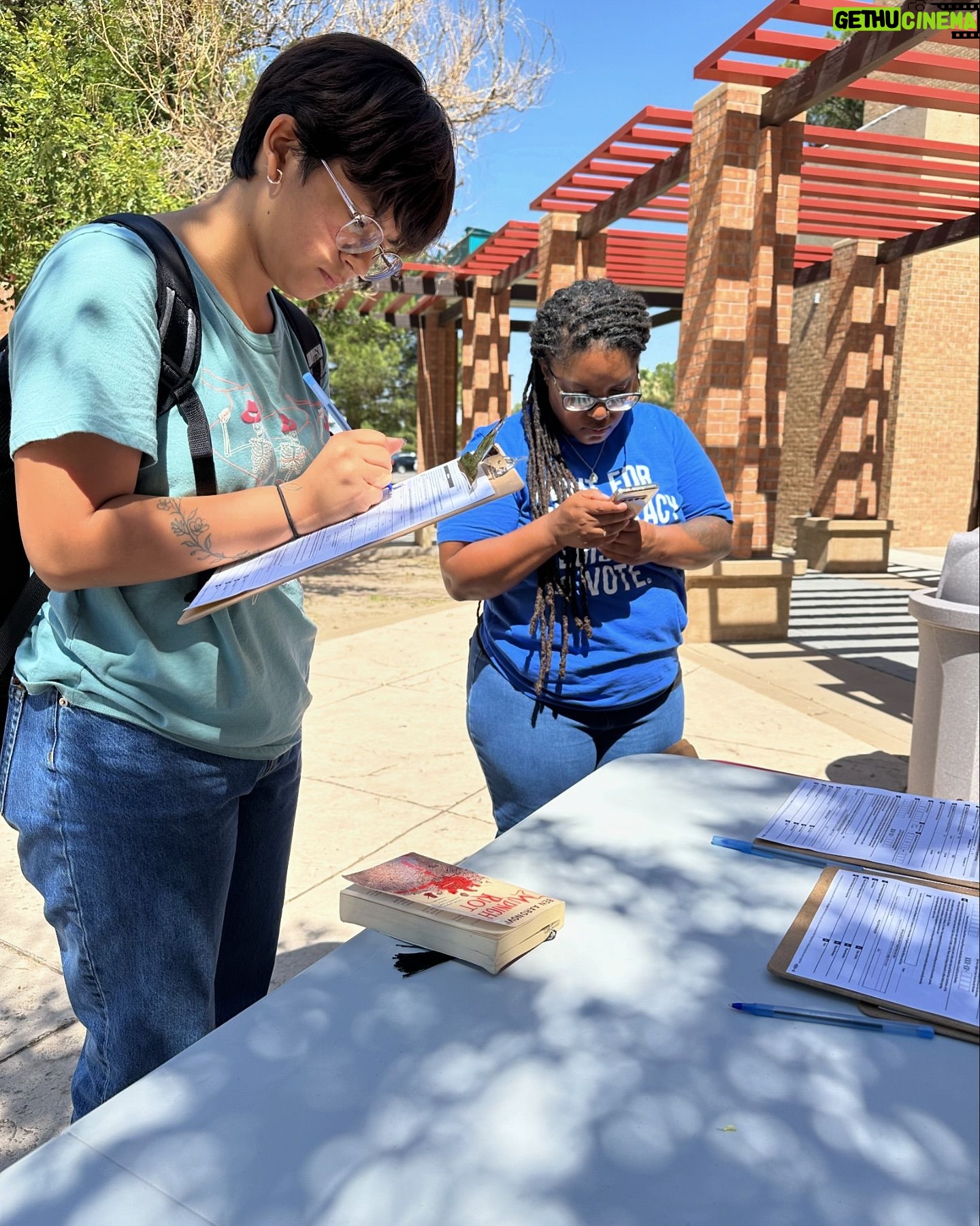 Beto O'Rourke - 7.2K Likes - Amazing week of registering voters at El Paso Community College. Thanks to the team of volunteers — Valerie, Doris, Kim, Alejandro and Rene — for doing the work!
Registration events happening all over Texas, sign up to volunteer at link in bio!