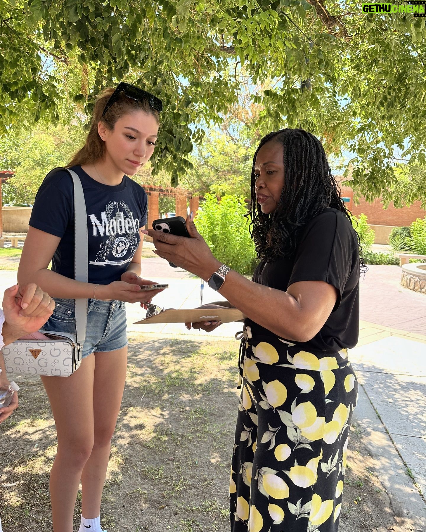 Beto O'Rourke - 7.2K Likes - Amazing week of registering voters at El Paso Community College. Thanks to the team of volunteers — Valerie, Doris, Kim, Alejandro and Rene — for doing the work!
Registration events happening all over Texas, sign up to volunteer at link in bio!