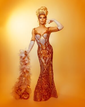 Beverly Kills Instagram - ✨𝔦 𝔣𝔞𝔩𝔩 𝔱𝔬 𝔭𝔦𝔢𝔠𝔢𝔰….✨

-
@devereuxxo 
@its_a_penrose 
@brisbanedragjewels 
matrick_13
@wigsbyvanity 
-
#dragqueen #hair #beverlykills #dragrace