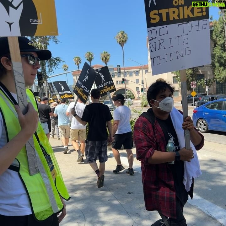 Bex Taylor-Klaus - 8.5K Likes - OMG OMG I MET @ileosheng (finally!!) ON THE PICKET LINES OF WB TODAY 😍😍😍😍😍
he’s so awesome 🤩 can’t believe he let me get a selfie!
oh also i got upgraded to captain 🫡 #sagaftra #sagaftrastrike #sagaftrastrong