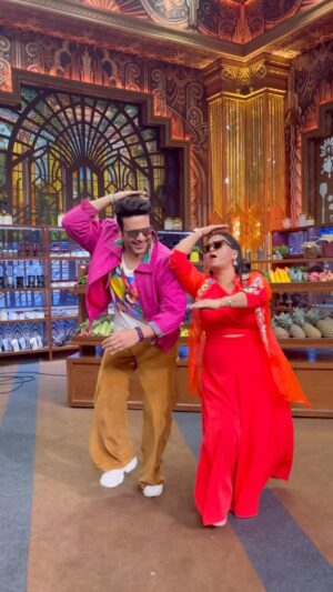 Bharti Singh Instagram - Moments with the one and only my favourite @bharti.laughterqueen on the sets of Laughter Chefs!
Non-stop fun and laughter all day long!
.
📹: @iam_kunalverma 
.
#laughterchefs #comedynightsbachao #kapilsharmashow