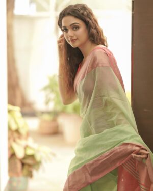 Bhavya Trikha Instagram - A sweet saree moment🌷
.
Costumes - @kaarigai.sarees
Photography - @camerasenthil
Makeup - @jeevithamakeupartistry
Shoot organised by - @rrajeshananda 
.
#sareelove #pastel #love