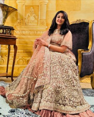Bhoomi Trivedi Instagram - Outfit by - @shilpiahujaofficial
Jewellery by - @sorayaajewels_ 
Styled by - @style_by_hetaljogi