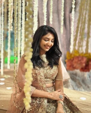 Bhoomi Trivedi Instagram - Outfit by - @shilpiahujaofficial
Jewellery by - @sorayaajewels_ 
Styled by - @style_by_hetaljogi