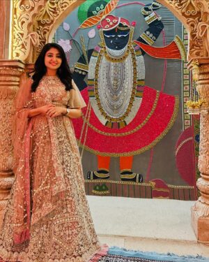 Bhoomi Trivedi Instagram - Outfit by - @shilpiahujaofficial
Jewellery by - @sorayaajewels_ 
Styled by - @style_by_hetaljogi