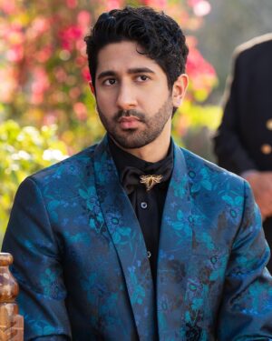 Bhumi Pednekar Instagram - ✨ By royal decree✨, swipe through.
 #TheRoyals, coming soon, only on Netflix 👑

#TheRoyalsOnNetflix @pritishnandycommunications @pritishnandy2018 @rangitapritishnandy @ishitapritishnandy @awara_ladki @picsofpinks @nupurasthana @bhumipednekar @ishaankhatter #SakshiTanwar @thezeenataman @norafatehi @milindrunning @thedinomorea @chunkypanday @vihaansamat @kavyatrehan @justudit @sumukhisuresh @lisamishramusic @luke_kenny_live @yashaswinidayama @adinathkothare @alyykhanofficial