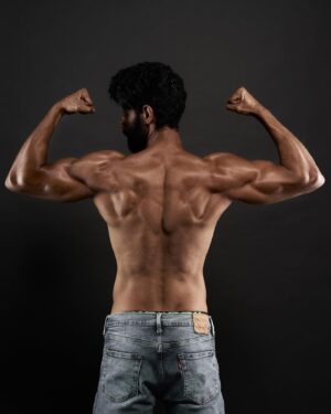 Bhuvan Arora Instagram - Wanna put a highly motivational quote.. 
but all I can come up with is ‘oh balle balle balle balleeeeyy’
.
Went through this 4 month transformation for one of my forthcoming projects.. mentored by @igerryjohn 
Which one?.. well samajhdaar ko ishara kaafi ;)
.
📷- @priyamdhar 
Team- @nishadtipnis @styles__arun @rahul_rocky786 
.
#traininsane #transformation #4monthstransformation #guesswhosback