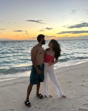 Bhuvan Arora Instagram - Us🧿❤️
#maldives #photodump