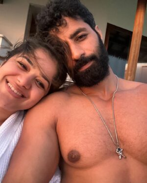 Bhuvan Arora Instagram - Us🧿❤️
#maldives #photodump