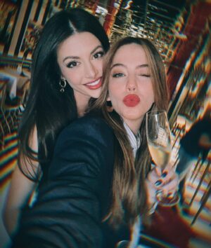 Bia Arantes Instagram - O time dela tá demais e não tamo aceitando opinião contrária / @cruzeiro