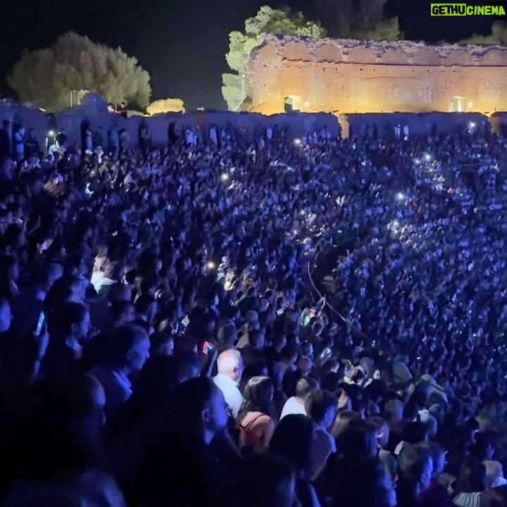 Biagio Antonacci - 24.9K Likes - C’è energia in ogni piega della pelle
Ci vediamo più tardi
