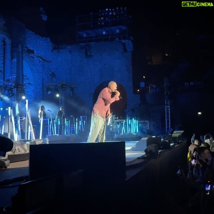 Biagio Antonacci - 24.9K Likes - C’è energia in ogni piega della pelle
Ci vediamo più tardi