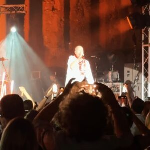 Biagio Antonacci Instagram - C’è energia in ogni piega della pelle 
Ci vediamo più tardi