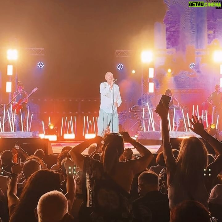Biagio Antonacci - 24.9K Likes - C’è energia in ogni piega della pelle
Ci vediamo più tardi