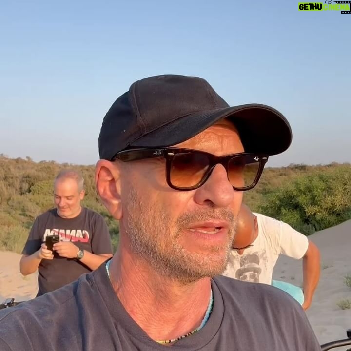 Biagio Antonacci - 22.4K Likes - Sicilia, mi occupi sempre uno spazio importante e io, felice, ci vivo dentro. Ci vediamo domani per la prima a Taormina.