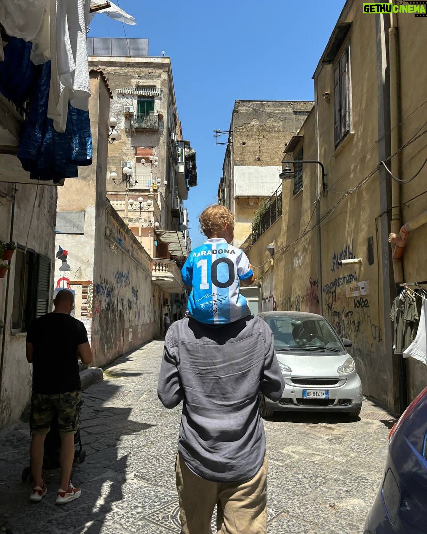 Biagio Antonacci - 19.9K Likes - L’Anfiteatro degli scavi di Pompei è stato un luogo di sangue.
Col tempo e con il lavoro di chi lo ha gestito si è trasformato in uno spazio di colori, musica e gioia.
Il mio sogno è immaginare che tutti i luoghi contemporanei di sangue abbiano lo stesso destino ❤️
Prossime date👇
🇮🇹 Barletta:
26.07.24 - Fossato del Castello
27.07.24 - Fossato del Castello
🇮🇹 Taormina:
01.08.24 - Teatro Antico
02.08.24 - Teatro Antico
03.08.24 - Teatro Antico
🇮🇹 Macerata:
09.09.24 - Sferisferio di Macerata
10.09.24 - Sferisferio di Macerata
🇮🇹 Teatro del Vittoriale:
Dal 17 settembre per 10 concerti
🎫 Biglietti disponibili su www.ticketone.it
📸 @salsanopress
#BiagioAntonacci #Live2024