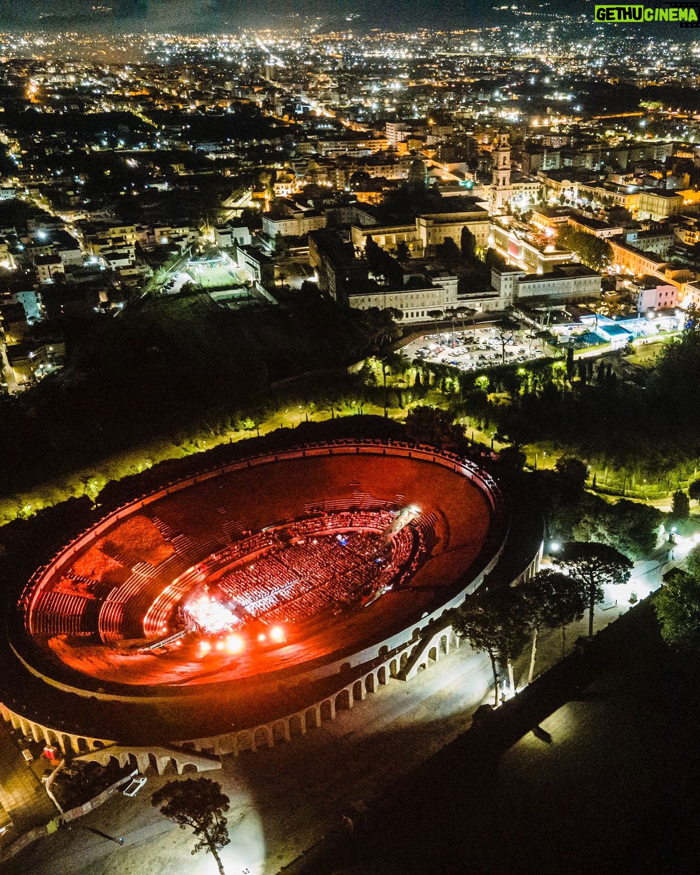 Biagio Antonacci - 19.9K Likes - L’Anfiteatro degli scavi di Pompei è stato un luogo di sangue.
Col tempo e con il lavoro di chi lo ha gestito si è trasformato in uno spazio di colori, musica e gioia.
Il mio sogno è immaginare che tutti i luoghi contemporanei di sangue abbiano lo stesso destino ❤️
Prossime date👇
🇮🇹 Barletta:
26.07.24 - Fossato del Castello
27.07.24 - Fossato del Castello
🇮🇹 Taormina:
01.08.24 - Teatro Antico
02.08.24 - Teatro Antico
03.08.24 - Teatro Antico
🇮🇹 Macerata:
09.09.24 - Sferisferio di Macerata
10.09.24 - Sferisferio di Macerata
🇮🇹 Teatro del Vittoriale:
Dal 17 settembre per 10 concerti
🎫 Biglietti disponibili su www.ticketone.it
📸 @salsanopress
#BiagioAntonacci #Live2024