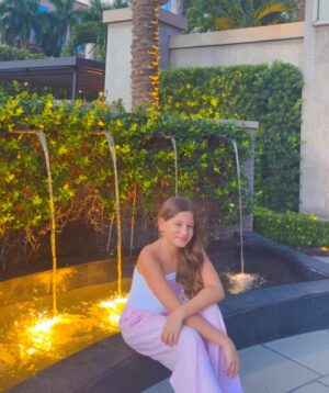 Bianca Castanho Instagram - West Palm Beach day 🌴 #familytime #summervacation
