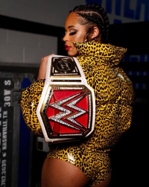 Bianca Crawford Instagram - I don’t miss.
🐆
#ESTofWWE

Makeup: @themickeyfitzpatrick
Hair: ME
