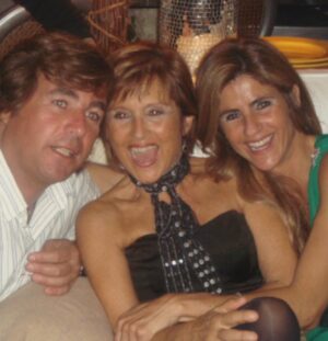 Bibá Pitta Instagram - Hoje era o teu dia,sei que há festa no céu querida mãe!! 
Os anos podem passar mas hoje era o teu dia … continua a ser🥂 …sempre adoraste festejar …sei que não podemos  ir ao céu ….mas os nossos  corações  festejam contigo cheios  de amor e saudades que não acabam mais.. 

Dos teus filhos com muito amor 🩷💙