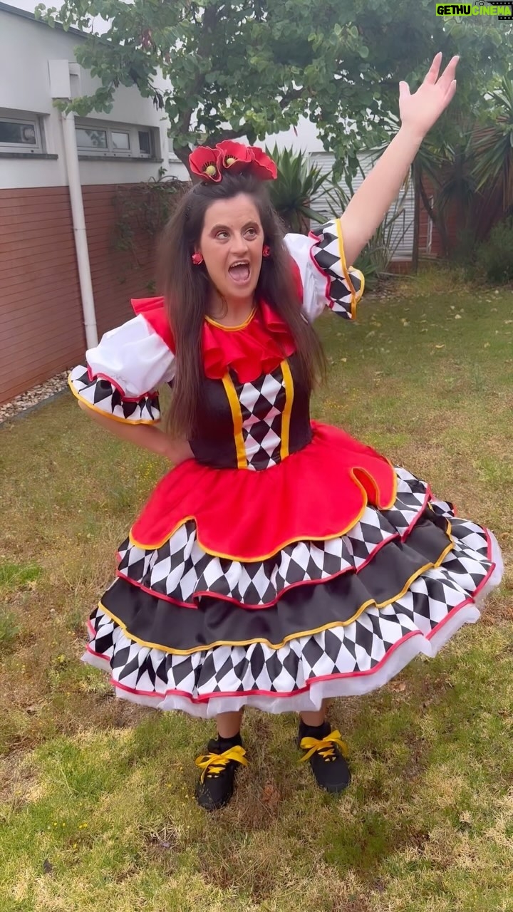 Bibá Pitta - 9.7K Likes - Hoje vamos marchar com muito orgulho para Alcabideche 🙌!!!
Se preparem que vamos arrasar 😍
Mais uma vez , não me canso de dizer que a diferença está em todos nós, porque somos todos diferentes !!
Somos ou não somos, digam me lá minha gente?
Vamos embora !!! Siga!!!
Beijinhos até já !!😘
YÉ!YÉ!YÉ! A MARCHA DA CERCICA é que É 🙌🥰
#somostodosdiferentes #santospopulares #orgulho #diafeliz #todosjuntos #😍