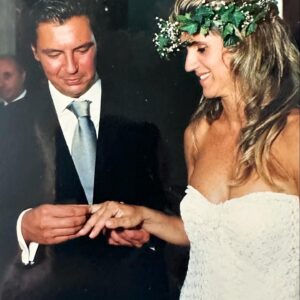 Bibá Pitta Instagram - 28 anos de casada minha gente querida💍💒!!
Celebrem connosco,esta história de amor cheia de filhos,netos,cheia de desafios e histórias para contar .. cheia de tudo🥰!!!
Celebrem connosco esta união repleta de momentos inesquecíveis onde a união, a força e o amor nunca baixam os braços 🙌🥰!! 
O casamento é talvez o desafio mais 
difícil de uma vida a dois cheio de altos e baixos mas é nas dificuldades que muitas vezes encontramos forças e nos momentos felizes que reforçamos o nosso amor❤️ é assim ou não é minha gente ? 
 Querido marido @fernandogouveia ainda temos muito para fazer e construir nesta vida …meu amor sempre juntos até ao fim … 
Meu amor sempre nós !!😍
Amo-te muito .. muito ❤️

#semprejuntos #juntosparasempre #amoreterno #vidaadois #28anos#truelove❤️