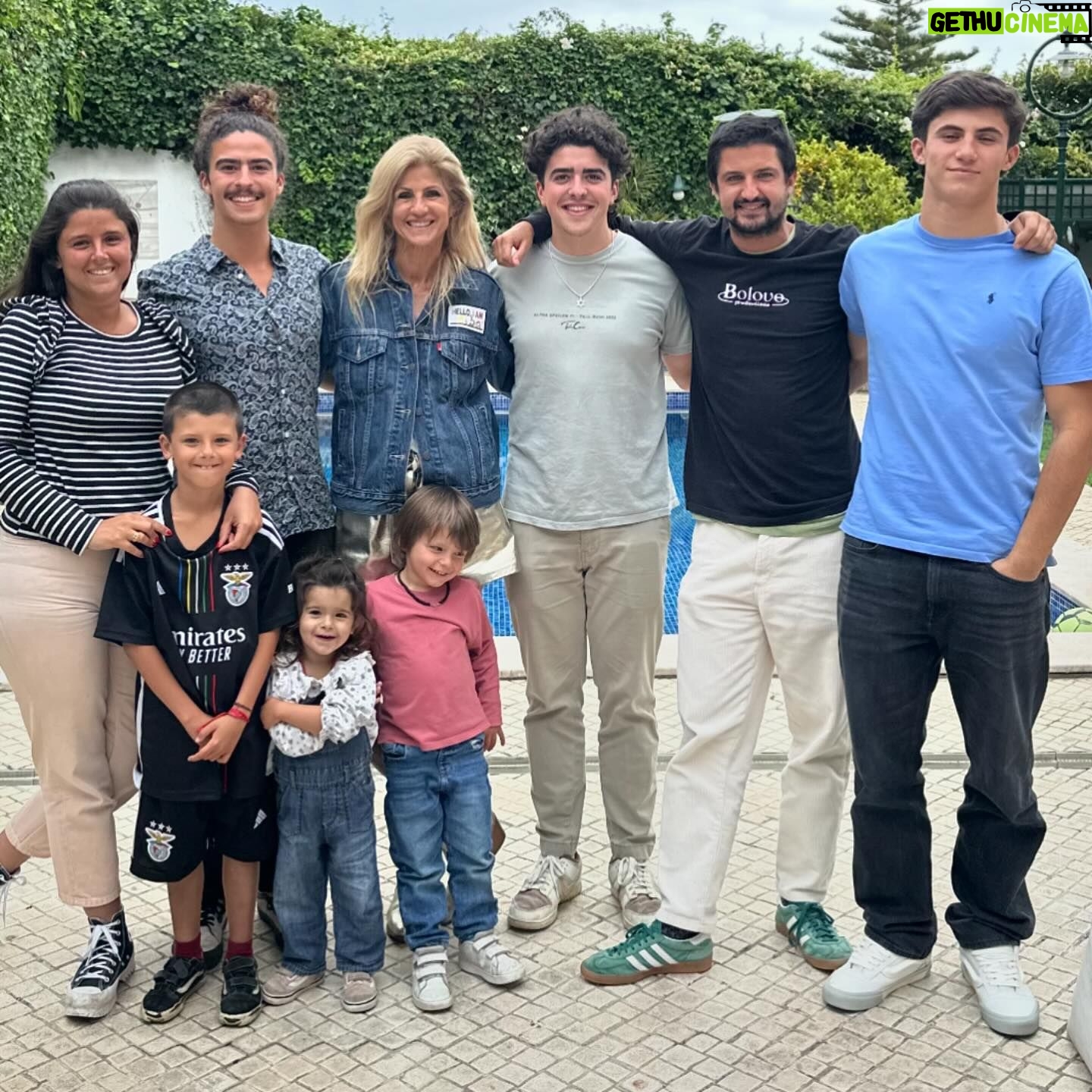 Bibá Pitta - 5.5K Likes - It was a truly special day😍
I love you dear cousins Lucas &Tomas … my home is your home
I’ll be waiting for you 💙💙!!
See you soon !!
Enjoy life 🥰
Foi um dia mesmo especial 😍
Adoro-vos queridos primos Lucas&Tomas
A minha casa é a vossa casa
Fico á vossa espera 💙💙
Até breve !!
Aproveitem a vida 🥰