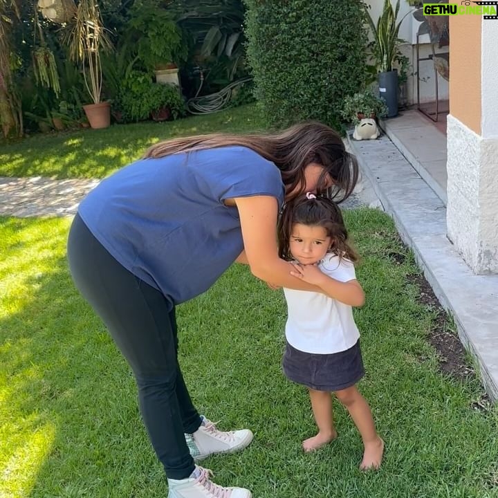Bibá Pitta - 6.2K Likes - O melhor abraço do dia .. o da tia Madalena 😍…o jeitinho e o cuidado que a tia tem sempre com sua sobrinha é lindo de se ver….uma ternura 🥰
Tinha que partilhar!!!♥️
Muitos beijinhos tenham um ótimo dia ☀️!!!
#specialgirl #tiaesobrinha #diferentesperoiguales #muitoamorenvolvido❤️ #trulove #mygirls💕
