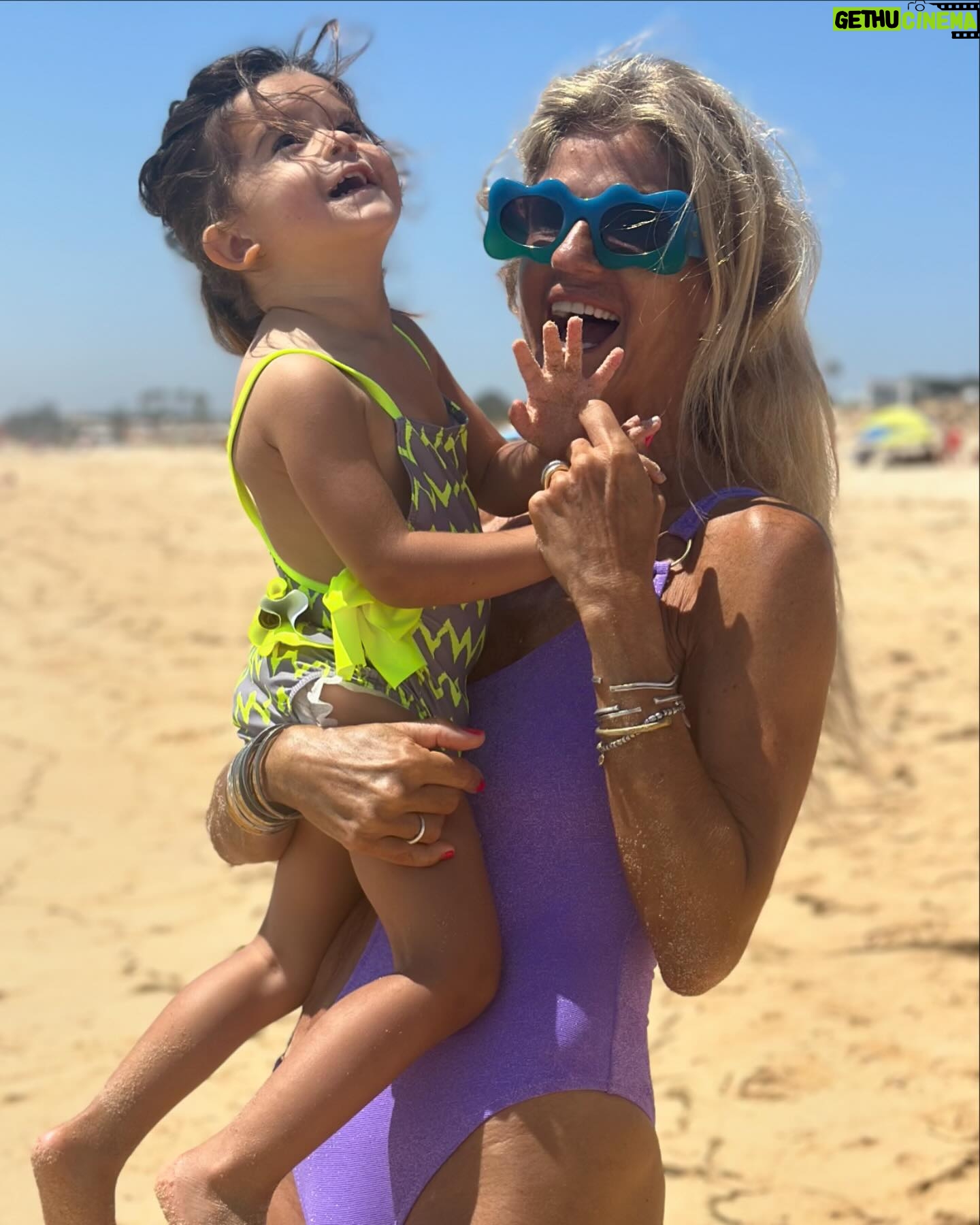 Bibá Pitta - 5.8K Likes - Não resisto a tanta fofura🩷..Pizinha mais querida da sua avó 💕
Quem está por aqui de férias com os netinhas(os)? Vamos lá saber avózinhas queridas😍…somos todas umas babadonas essa é que é essa!!
Divirtam-se e aproveitem ao máximo este amor sem fim ..😍
Beijinhos 🥰
#avóeneta #muitoamor❤️ #amorquenãosemede #elaeeu #semprejuntas #💕