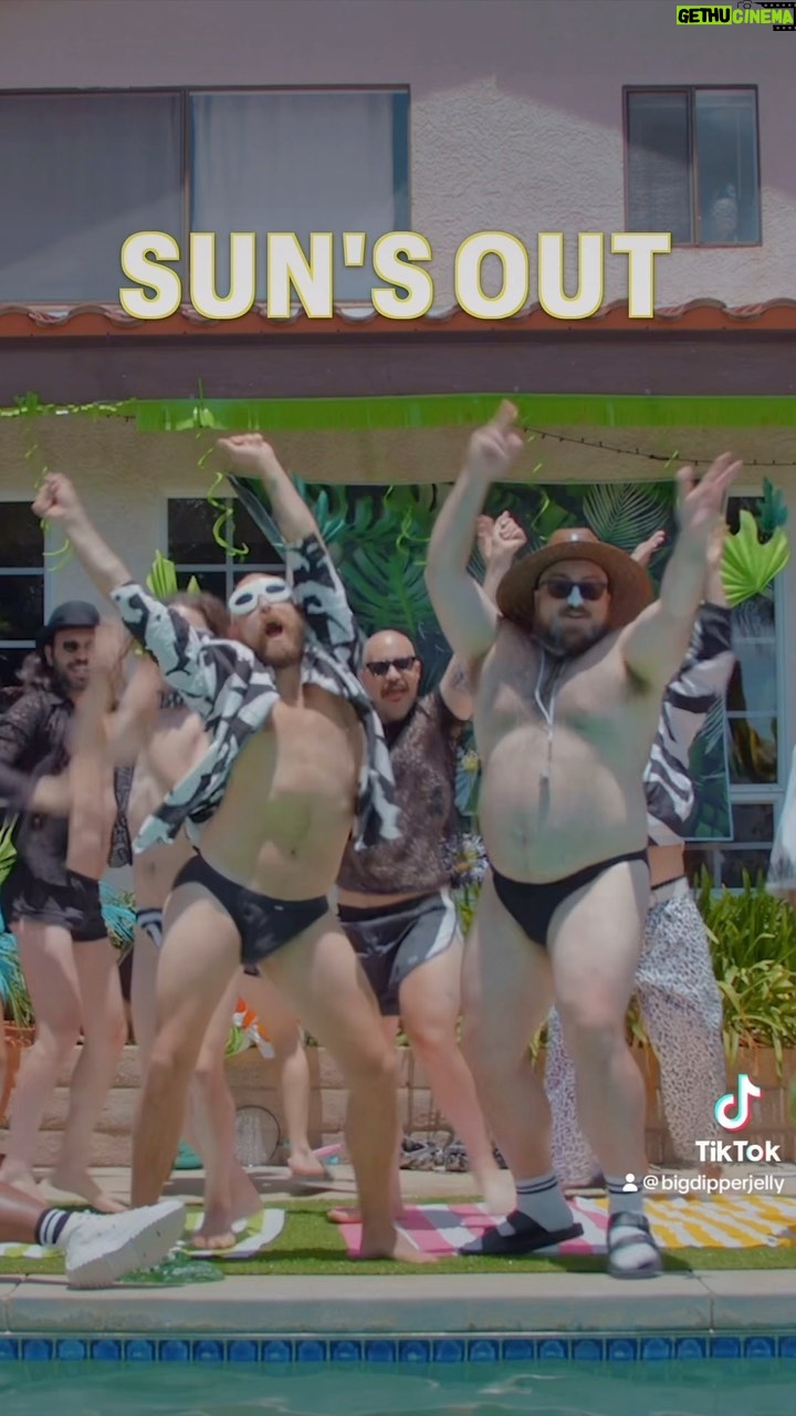 Big Dipper - 3.9K Likes - FEELS LIKE video directed by @mlschade
Starring me and @vincethealien
Music by @sodrove
Featuring TONS of hotties by the pool!
SUNS OUT, BUNS OUT, GET LOOSE, WHIP THAT DUMB OUT!