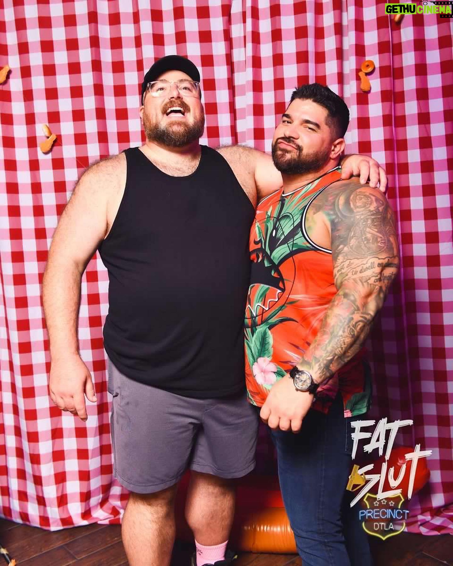 Big Dipper - 1.5K Likes - @fatslutla was a blast! I’m glad @onehugelongname finally got to see the sexy food eating contest 🍝
Photos by @jordanservicephotography