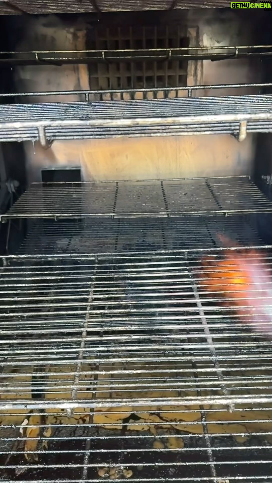 Big Moe Cason - 574 Likes - Getting ready to feed my M&M 1000 āš¾šÆšŗšøš„ @mmbbqcompany #bbq #bbqfamily #lowandslow