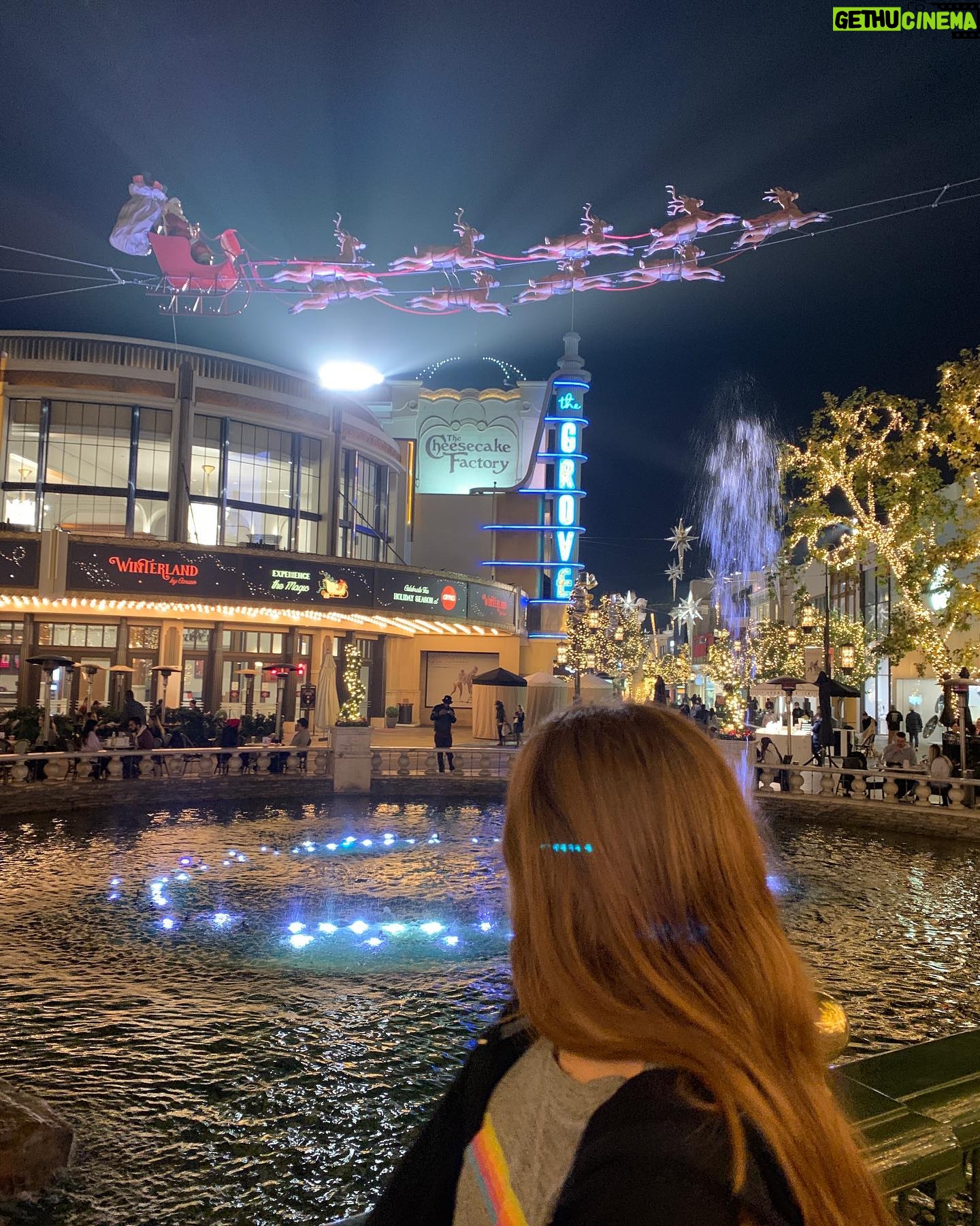 Bijan Ali - 853 Likes - Fun Trip to @thegrovela …
Santa 🎅🏻 was behind me and I didn’t know it!!
.
.
.
#santaiknowhim
#thegrove
#thegrovela
#santaclaus
#iambijanali
#alwaysonthenaughtylist
#thegoodlist
