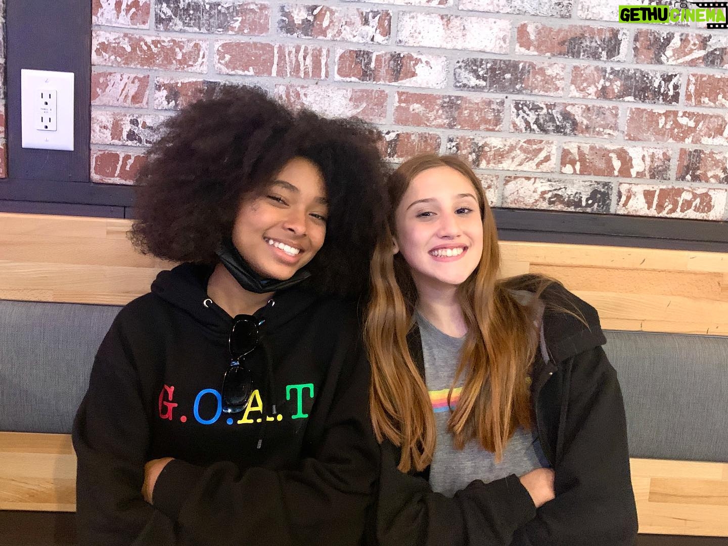 Bijan Ali - 828 Likes - All Smiles till the Side Eye!!! 😏
Surround yourself with people that make you laugh and smile… it’s good for your soul💕💕💕
.
.
.
.
#besties
#goofballs
#smileandtheworldsmileswithyou