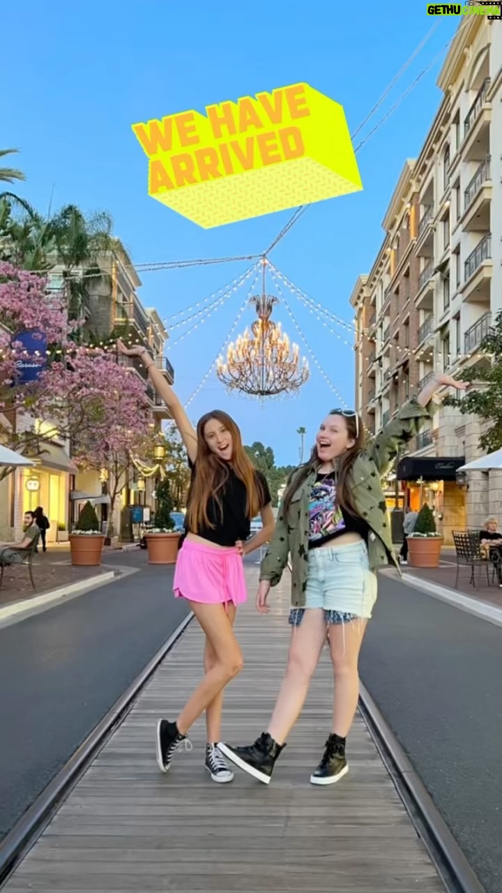 Bijan Ali - 1K Likes - Shopping with @daire_mcleod is always 🤩!!!!
#shoppingday
#glendale
#calilife
#actors