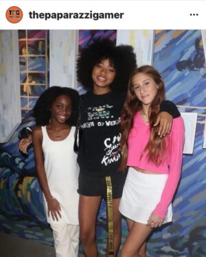 Bijan Ali Instagram - Thanks @thepaparazzigamer for this great pic of me and my girls!!! @kyriemcalpin @mychalbella ❤️⭐️❤️

We had a blast 💥 at the @theimmersivekingtut @lighthouseartspacela.  Super cool experience ⭐️🔥⭐️

@keyelementspr 

#onlyonebijan 
#middleeasternactor 
#arabactorsinhollywood 
#lakid
#laactor 
#momentum