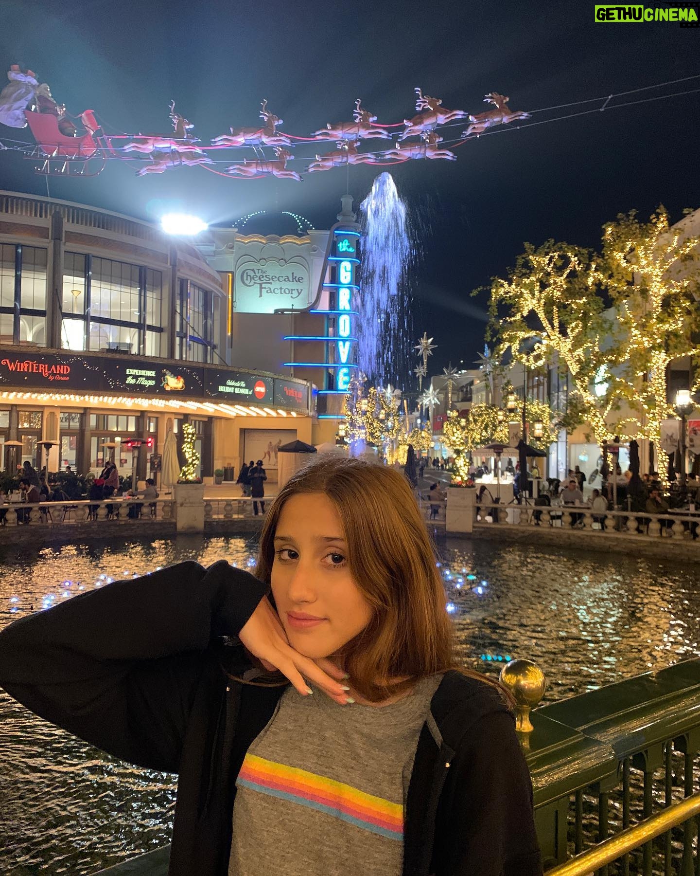 Bijan Ali - 853 Likes - Fun Trip to @thegrovela …
Santa 🎅🏻 was behind me and I didn’t know it!!
.
.
.
#santaiknowhim
#thegrove
#thegrovela
#santaclaus
#iambijanali
#alwaysonthenaughtylist
#thegoodlist