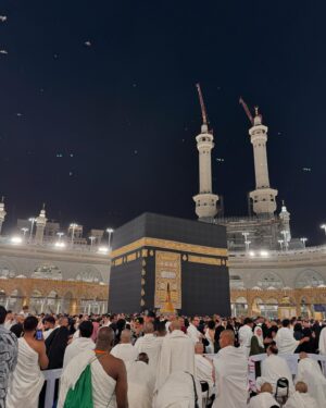 Bilal Saeed Instagram - When you wear ihram, it’s a feeling of preparing to meet your Creator, just as we are dressed when we leave this world. You’re not supposed to wear any perfume or comb your hair because God loves you just the way you are. Simply be present in the moment with a full heart – that’s all. It’s effortless because true love is effortless. I felt God as close to me as I do every day, no matter where I am or what I’m doing. May we all find ways to connect with what’s inside us, for that’s where God resides. ☝🏼🙏