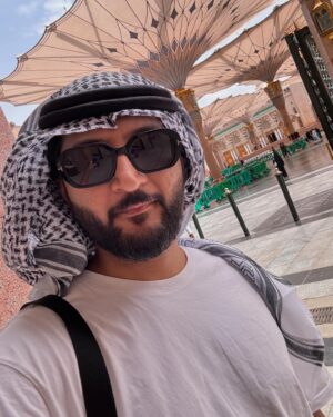Bilal Saeed Instagram - When you wear ihram, it’s a feeling of preparing to meet your Creator, just as we are dressed when we leave this world. You’re not supposed to wear any perfume or comb your hair because God loves you just the way you are. Simply be present in the moment with a full heart – that’s all. It’s effortless because true love is effortless. I felt God as close to me as I do every day, no matter where I am or what I’m doing. May we all find ways to connect with what’s inside us, for that’s where God resides. ☝🏼🙏